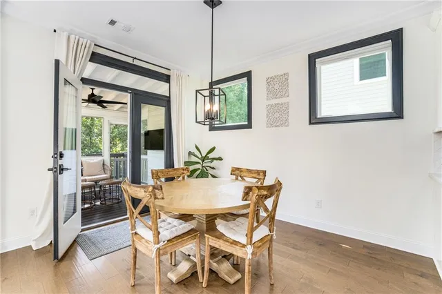 $950,000 | 520 Walden Glen Lane, Alpharetta, GA 30004