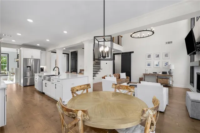 $950,000 | 520 Walden Glen Lane, Alpharetta, GA 30004