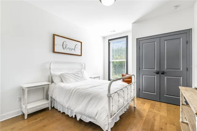 $950,000 | 520 Walden Glen Lane, Alpharetta, GA 30004