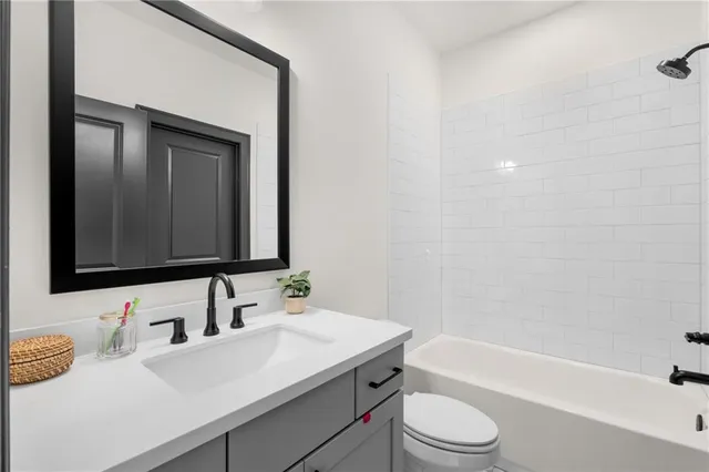 $950,000 | 520 Walden Glen Lane, Alpharetta, GA 30004