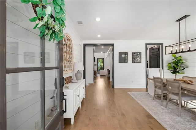 $950,000 | 520 Walden Glen Lane, Alpharetta, GA 30004