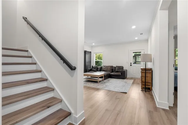 $950,000 | 520 Walden Glen Lane, Alpharetta, GA 30004