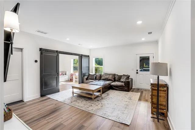 $950,000 | 520 Walden Glen Lane, Alpharetta, GA 30004