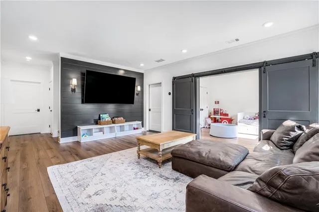 $950,000 | 520 Walden Glen Lane, Alpharetta, GA 30004