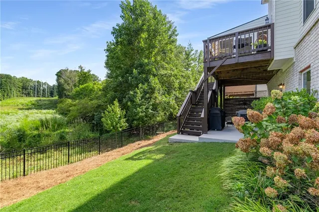 $950,000 | 520 Walden Glen Lane, Alpharetta, GA 30004