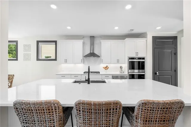 $950,000 | 520 Walden Glen Lane, Alpharetta, GA 30004