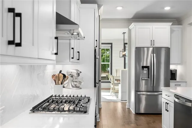 $950,000 | 520 Walden Glen Lane, Alpharetta, GA 30004