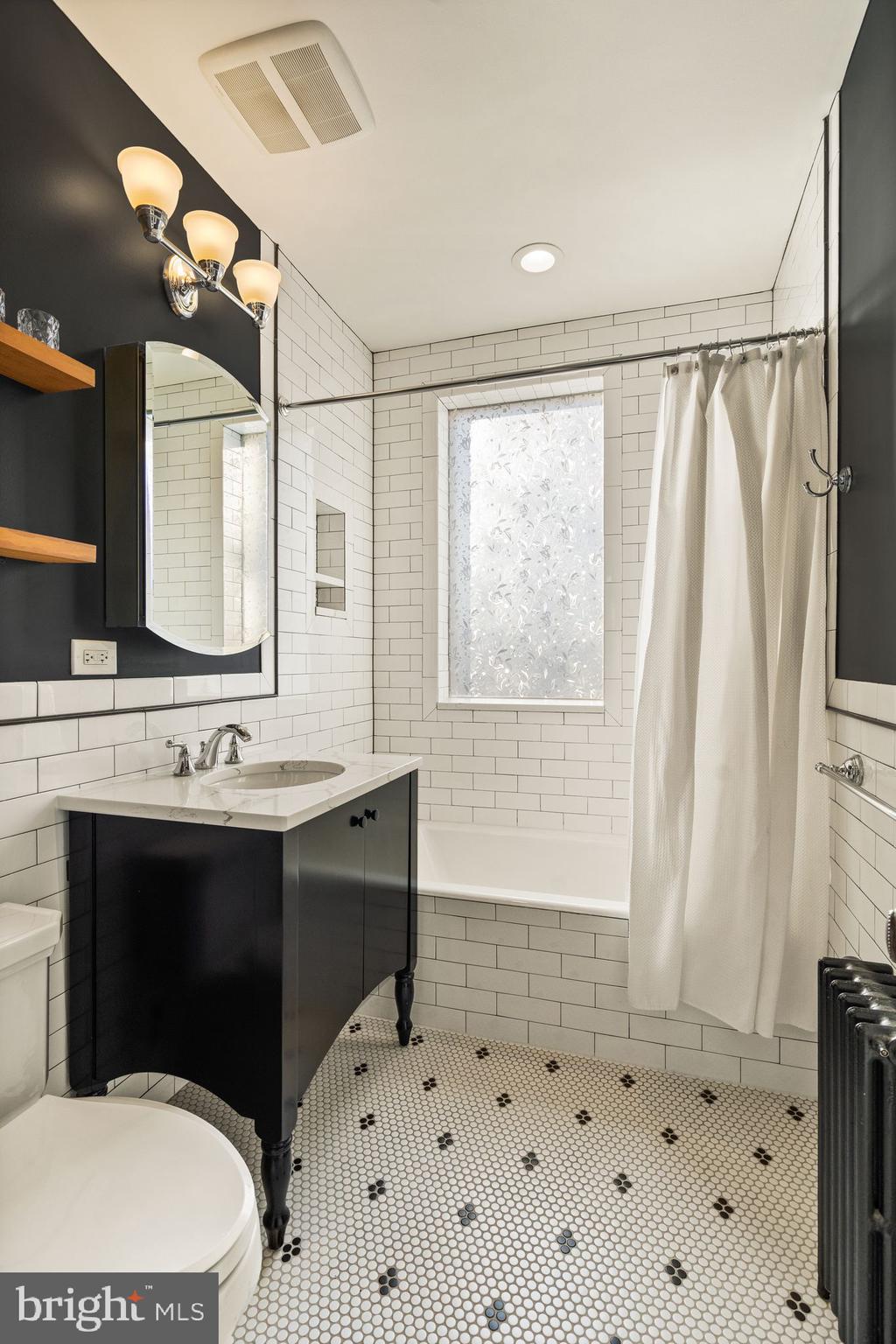 910 10th Street Northeast Washington, DC 20002 - Photo 12 of 27 Full Bath