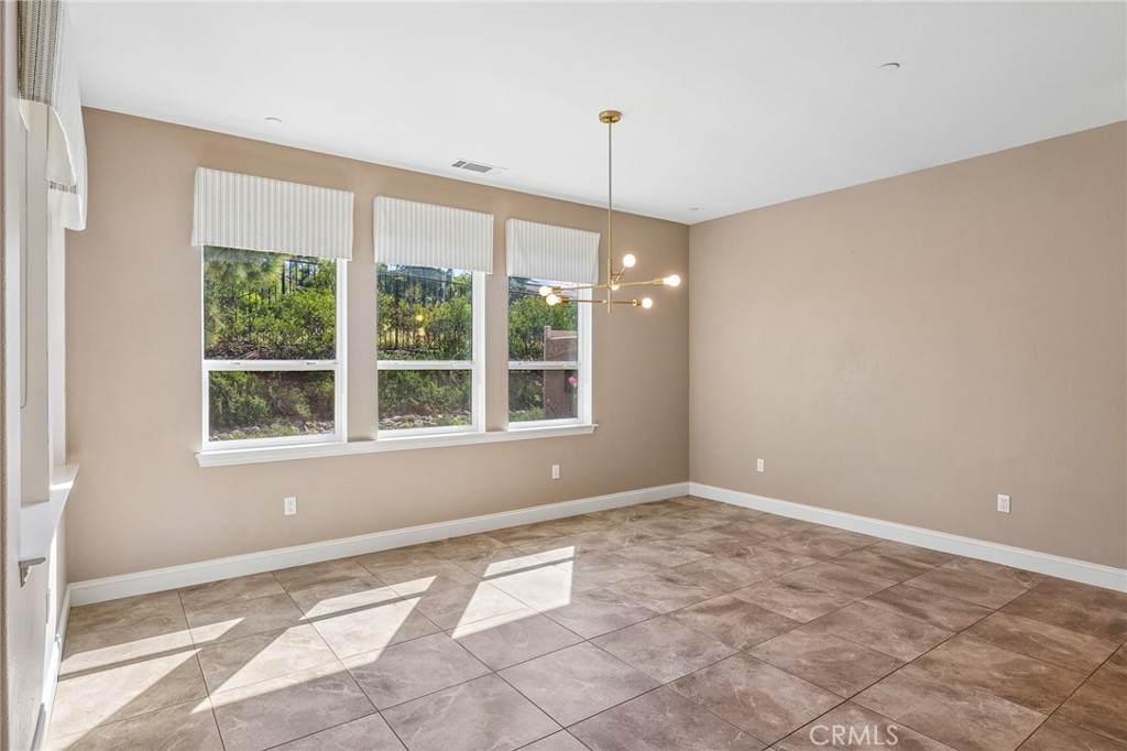 5628 Aidan Way Santa Maria, CA 93455 - Photo 8 of 33