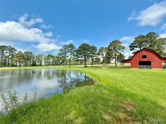 $280,000 | 19755 Wildwood Drive, Raymondville, MO 65555