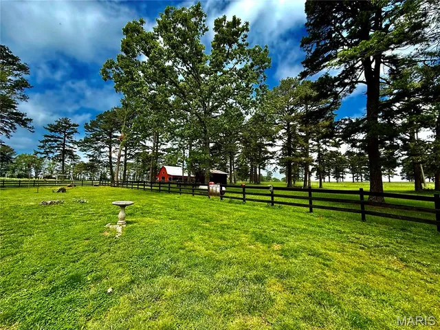 $280,000 | 19755 Wildwood Drive, Raymondville, MO 65555