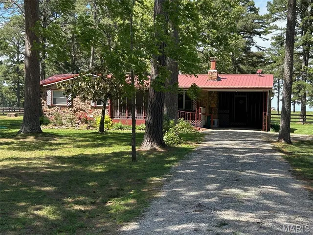 $280,000 | 19755 Wildwood Drive, Raymondville, MO 65555