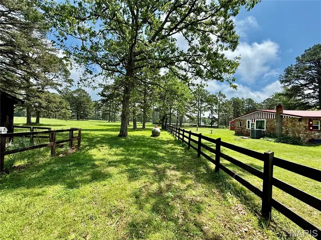 $280,000 | 19755 Wildwood Drive, Raymondville, MO 65555