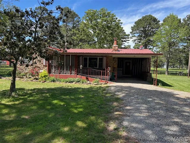 $280,000 | 19755 Wildwood Drive, Raymondville, MO 65555