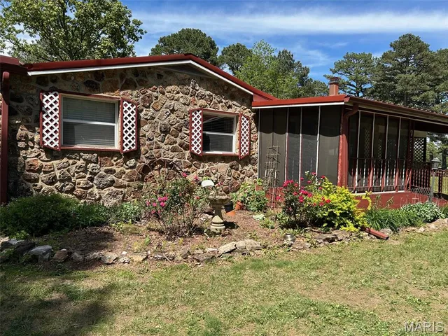 $280,000 | 19755 Wildwood Drive, Raymondville, MO 65555