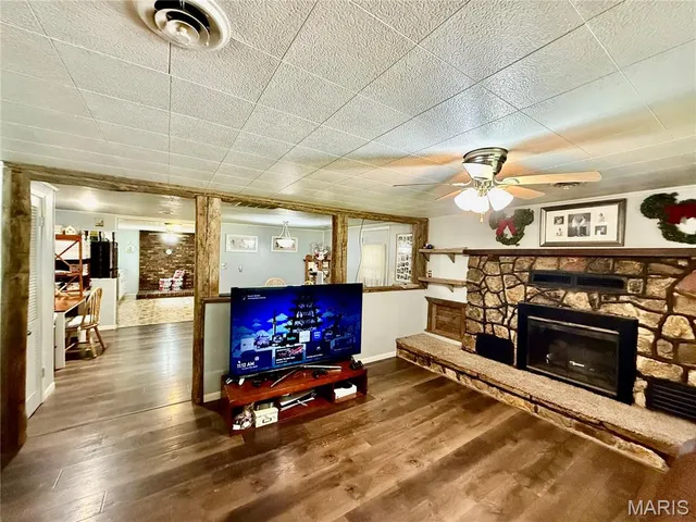 $280,000 | 19755 Wildwood Drive, Raymondville, MO 65555