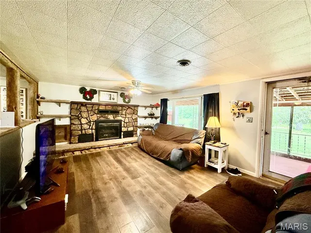 $280,000 | 19755 Wildwood Drive, Raymondville, MO 65555