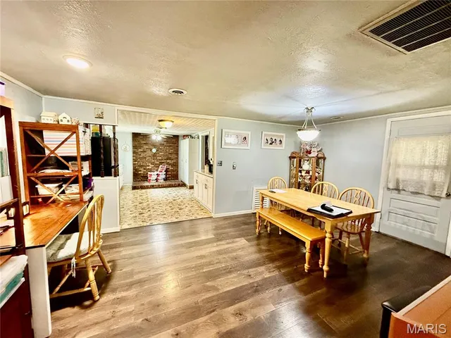 $280,000 | 19755 Wildwood Drive, Raymondville, MO 65555