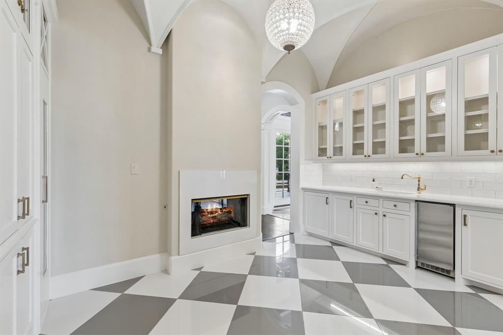 6900 Rockingham Court Colleyville, TX 76034 - Photo 6 of 34 Gallery Image 6