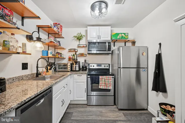 $179,900 | 5426 Valley Green Drive, Wilmington, DE 19808