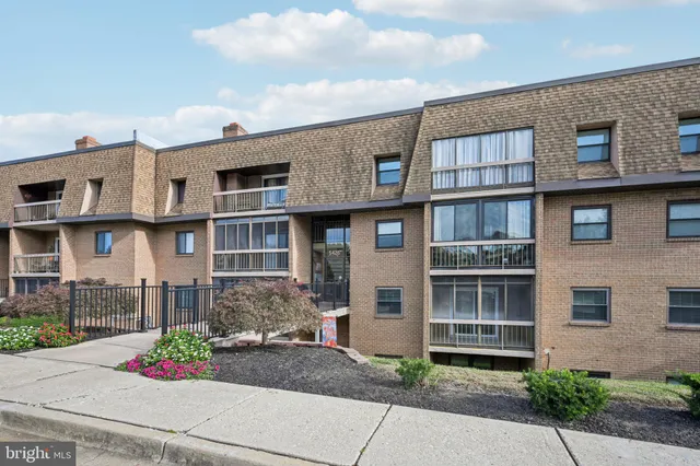 $179,900 | 5426 Valley Green Drive, Wilmington, DE 19808