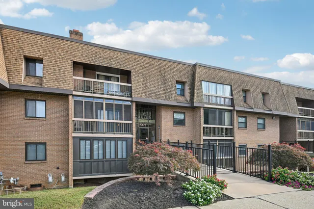 $179,900 | 5426 Valley Green Drive, Wilmington, DE 19808