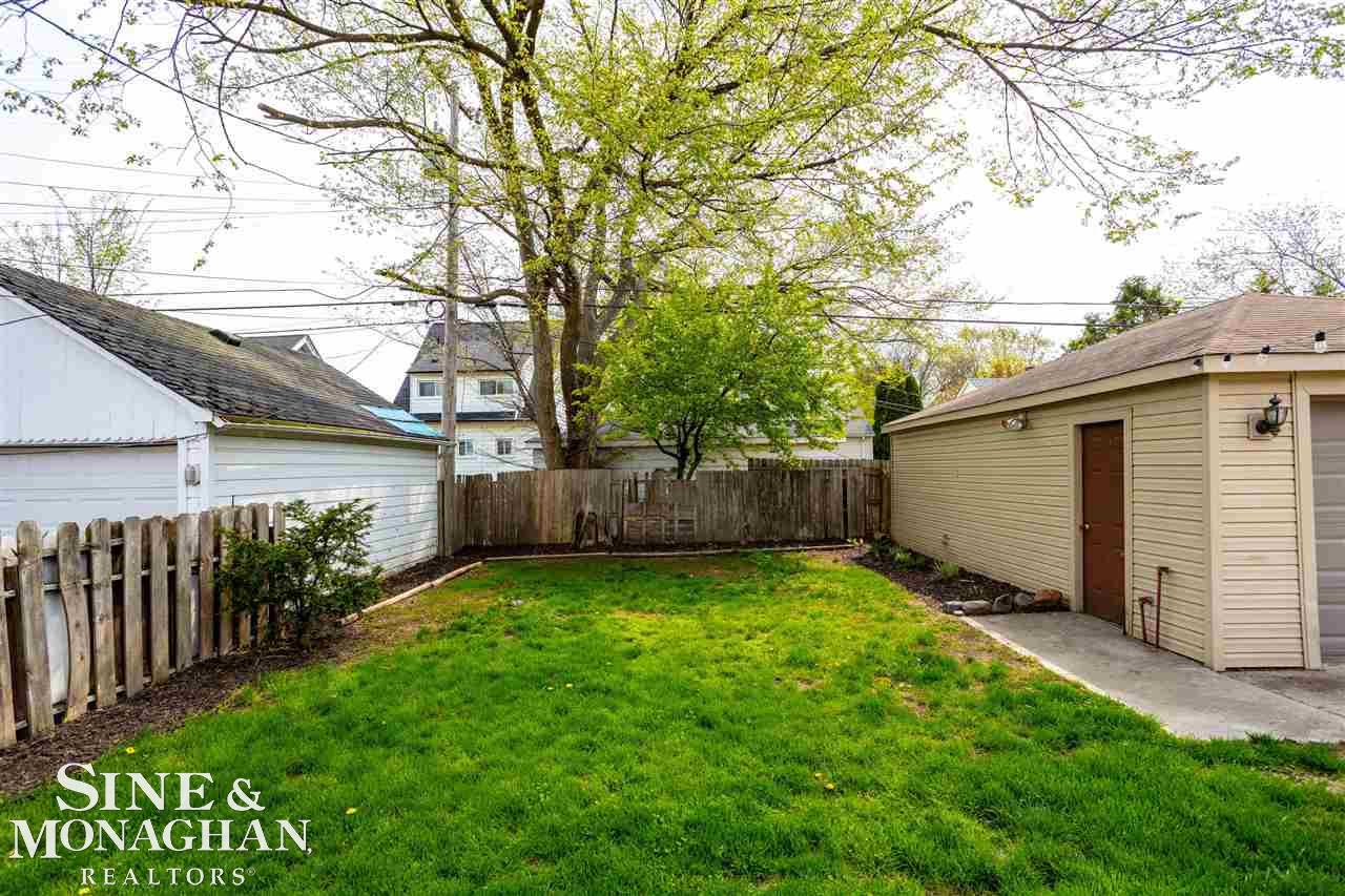 22152 Hayes Avenue Eastpointe, MI 48021 - Photo 39 of 44
