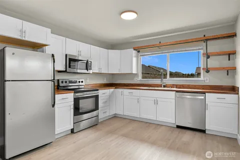 $375,000 | 310 West 3rd Street, Nooksack, WA 98276