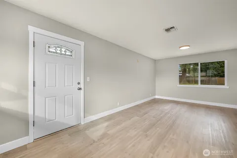 $375,000 | 310 West 3rd Street, Nooksack, WA 98276