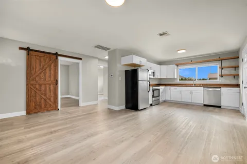 $375,000 | 310 West 3rd Street, Nooksack, WA 98276
