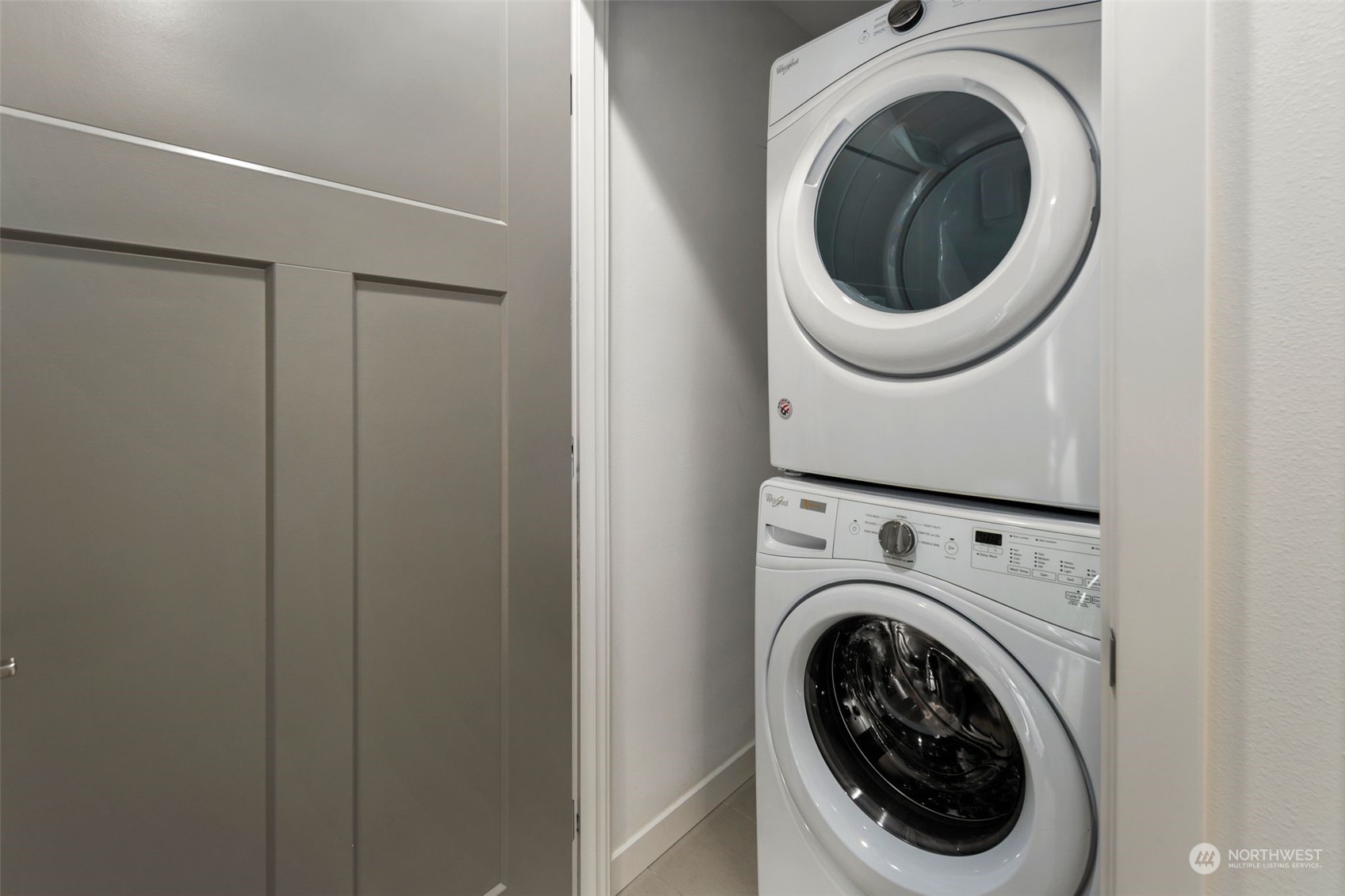 3625 Evanston Avenue North, Unit B Seattle, WA 98103 - Photo 21 of 37 a utility room with dryer and washer