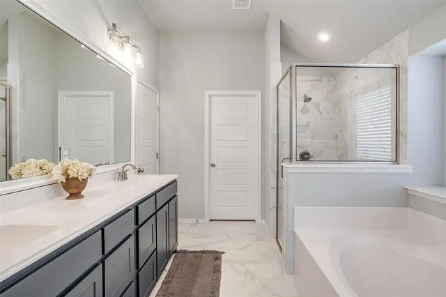 $565,000 | 6829 Canyon Rock Drive, Benbrook, TX 76126