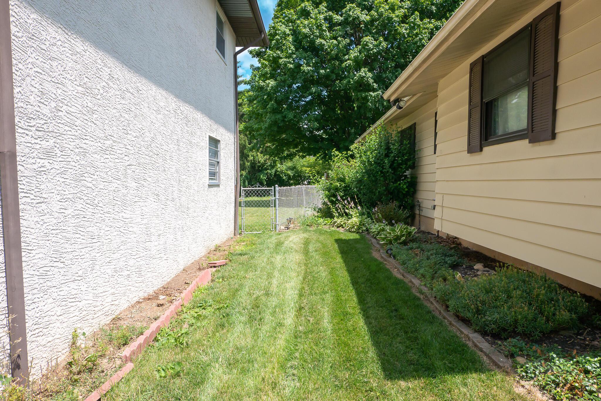 1266 Thurell Road Columbus, OH 43229 - Photo 13 of 48 EXT5