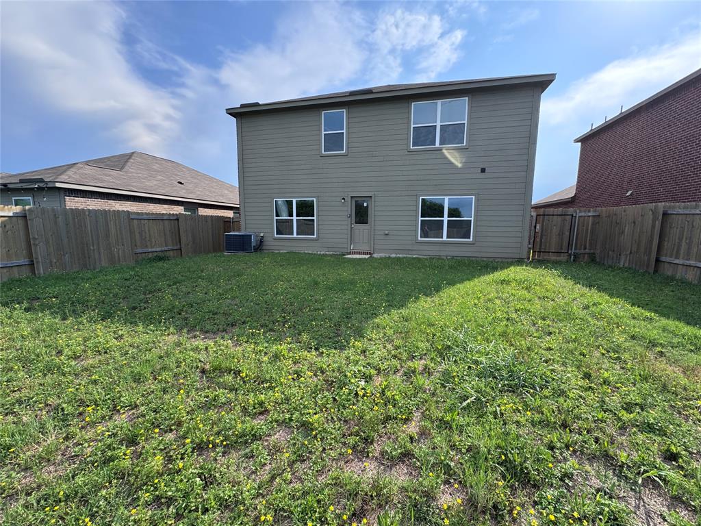 152 Banjo Trail Newark, TX 76071 - Photo 4 of 32