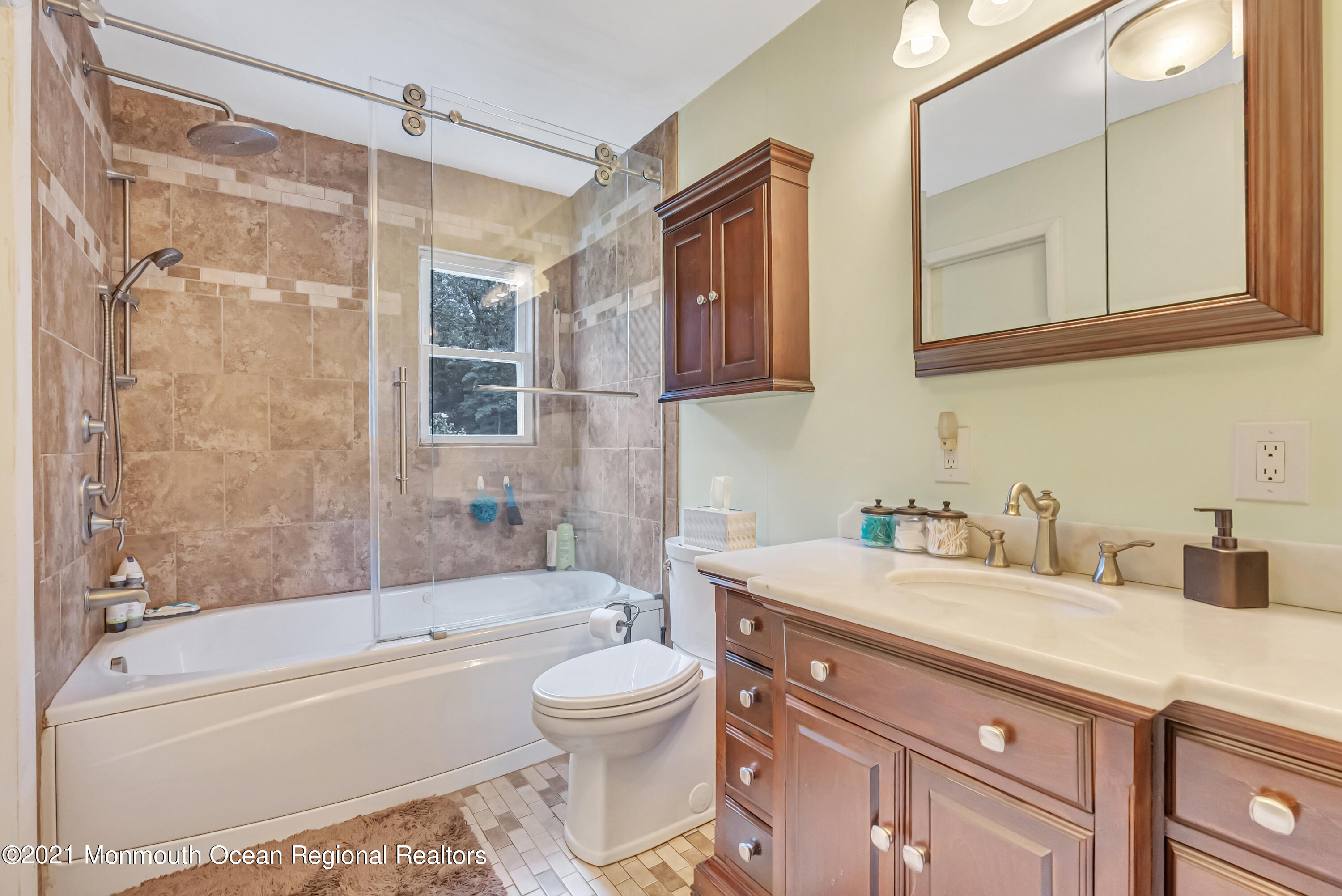 87 Jackson Mills Road Jackson, NJ 08527 - Photo 26 of 32 a bathroom with a sink a toilet and a bathtub