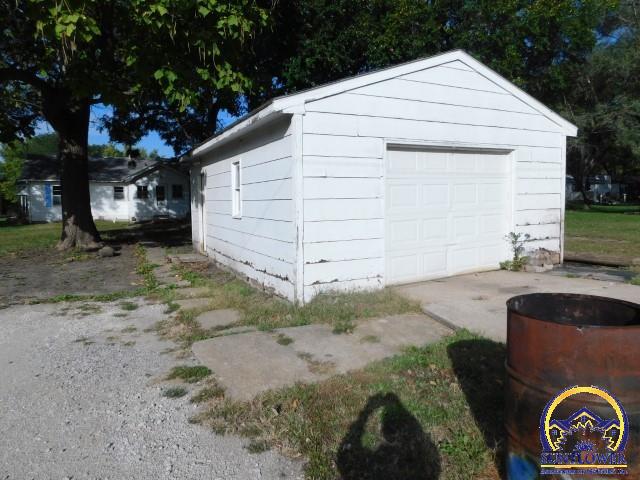 504 2nd Street Whiting, KS 66552 - Photo 11 of 11