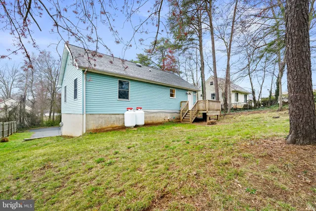 a front view of house with yard