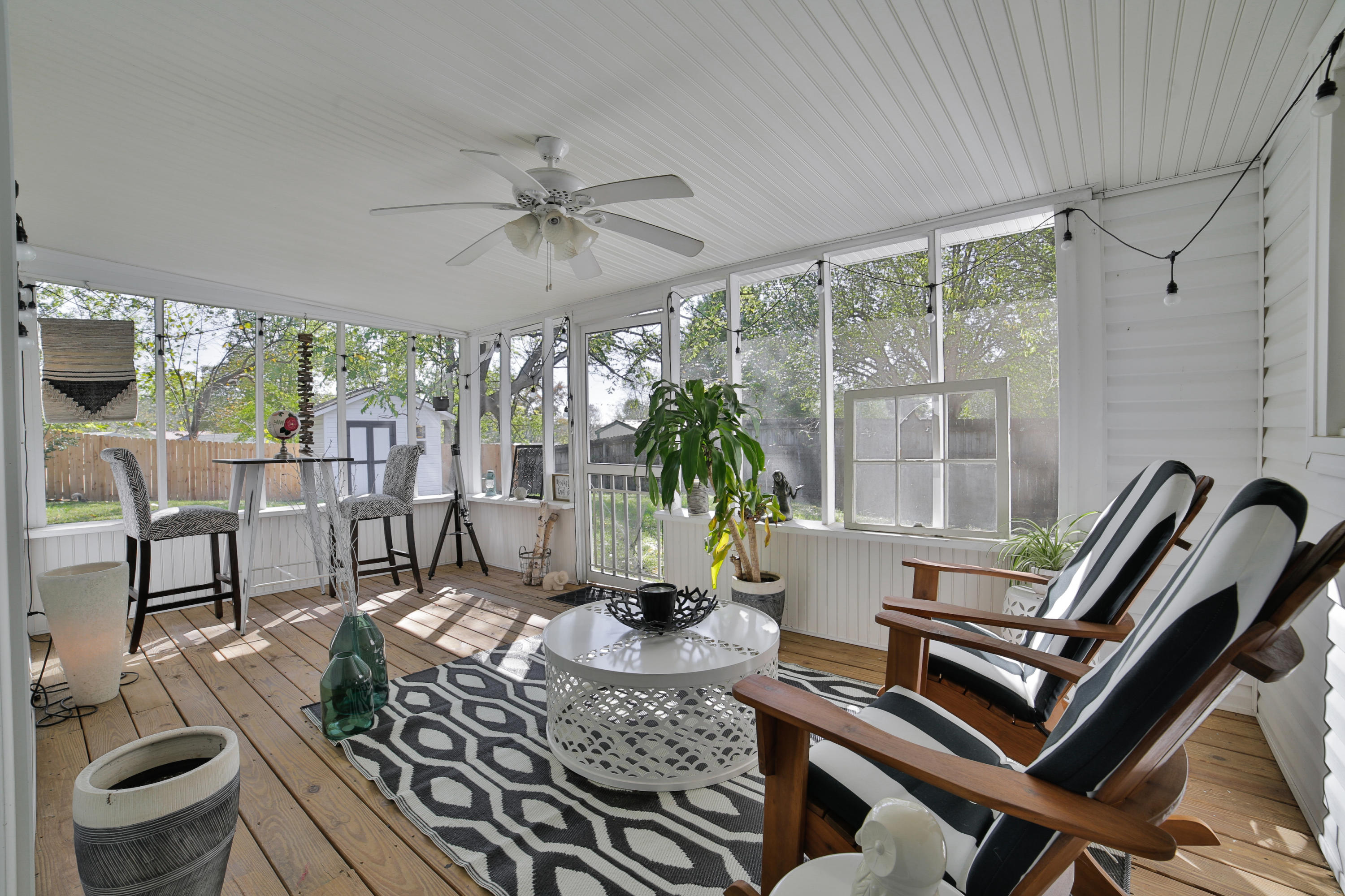 1610 John Ross Road Chattanooga, TN 37412 - Photo 1 of 35 Screened-in room