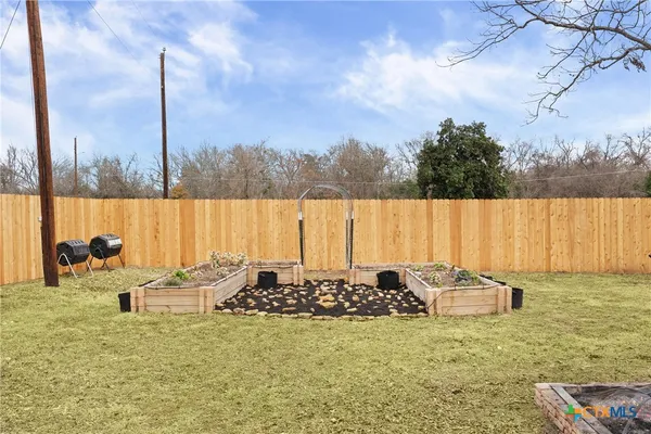 $169,000 | 724 Scarbrough Street, Rockdale, TX 76567