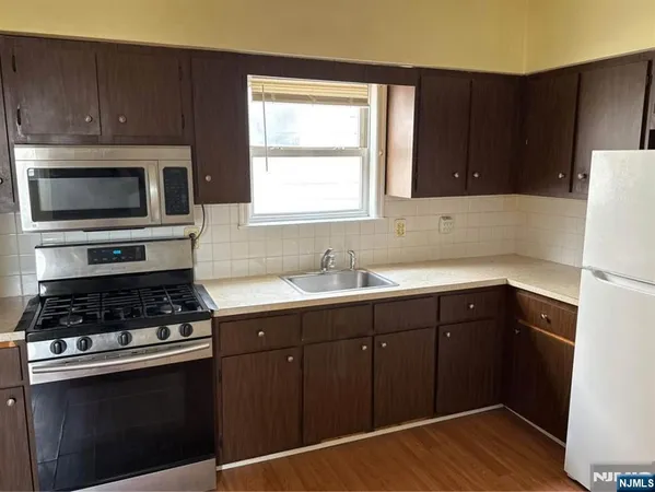 $2,100 | 54 Tappan Street, Kearny, NJ 07032