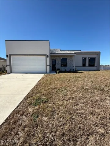 $2,300 | 1914 Northeast 18th Avenue, Cape Coral, FL 33909