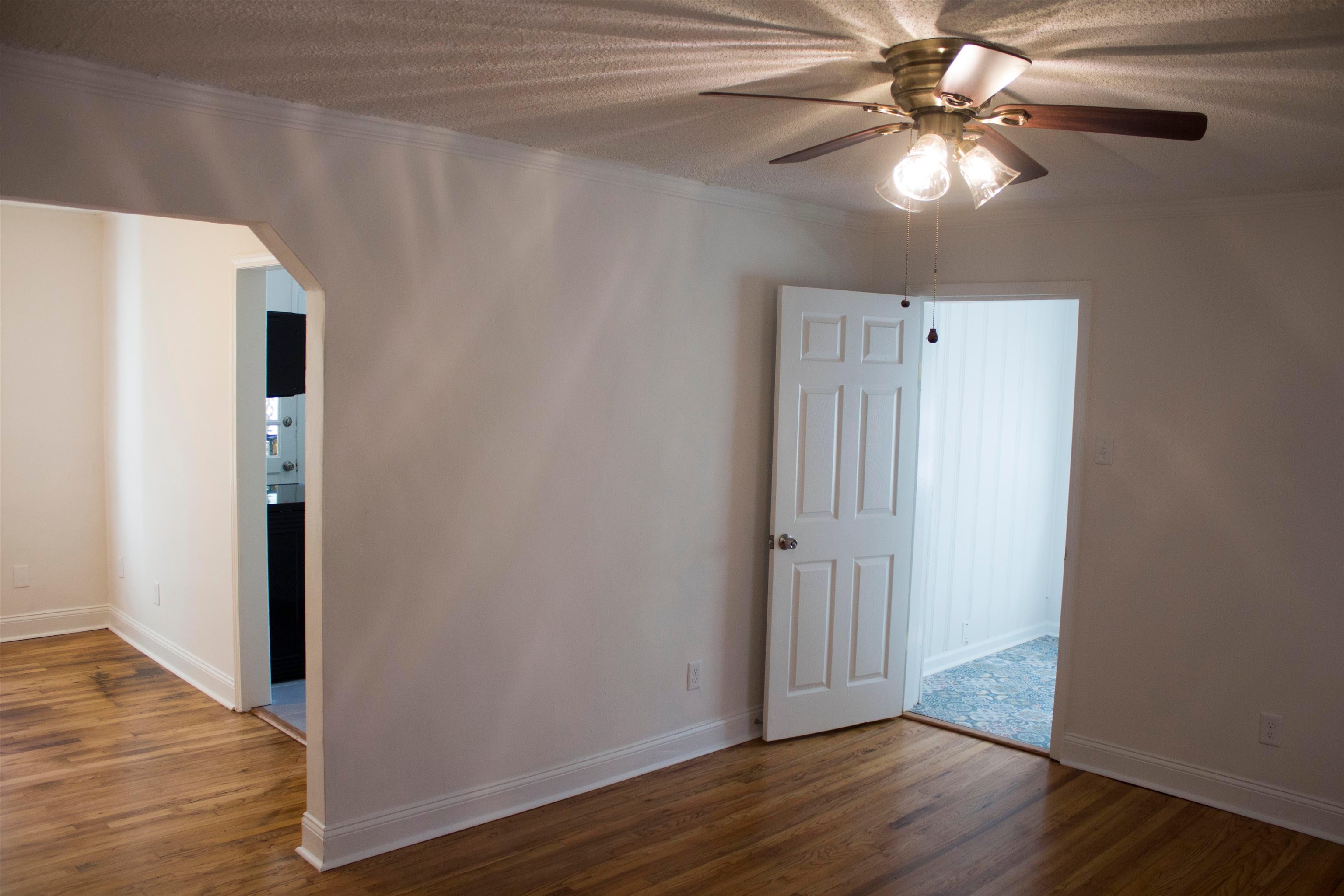 1058 Prescott Road Memphis, TN 38111 - Photo 3 of 16 a view of a livingroom with wooden floor