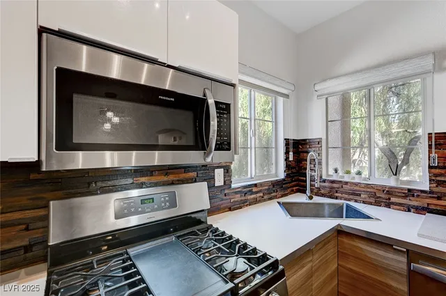 $2,000 | 75 North Valle Verde Drive, Unit 1324, Henderson, NV 89074