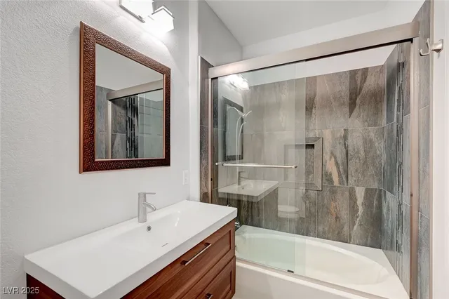 $2,000 | 75 North Valle Verde Drive, Unit 1324, Henderson, NV 89074