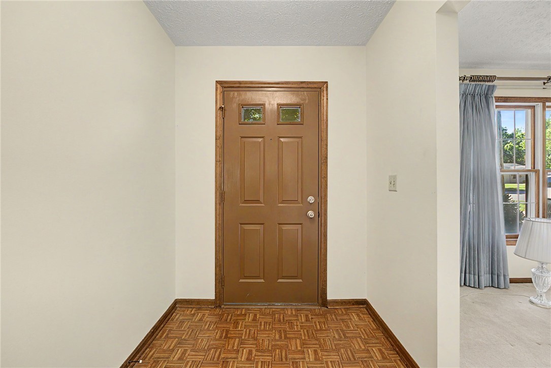 9909 Sheehan Road Centerville, OH 45458 - Photo 5 of 50