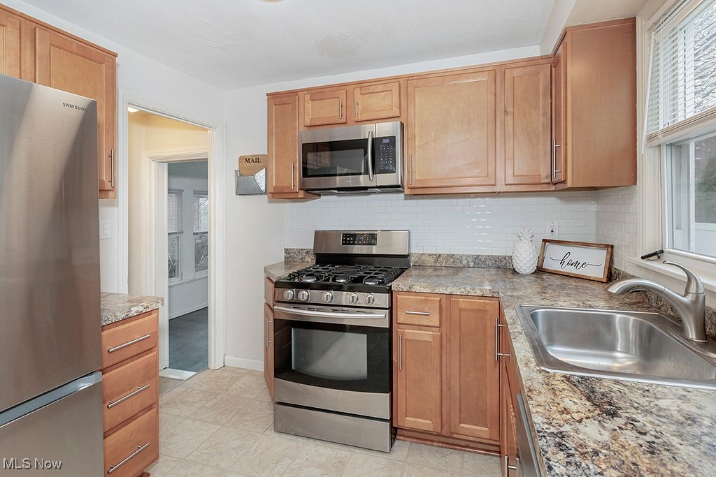 5963 Maplewood Road Cleveland, OH 44124 - Photo 13 of 36