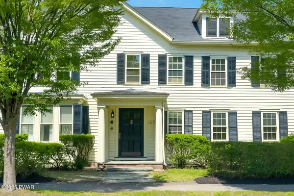 $540,000 | 203 West Harford Street, Milford, PA 18337