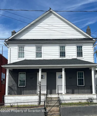 $1,700 | 303 Oak Street, Old Forge, PA 18518