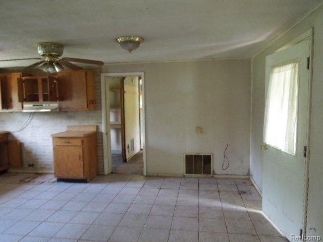 18236 Savage Road Belleville, MI 48111 - Photo 12 of 18 iug 103.jpg