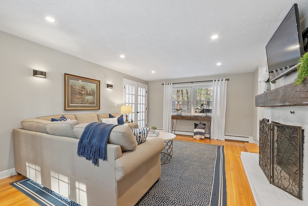 27 Forest Road Acton, MA 01720 - Photo 6 of 42